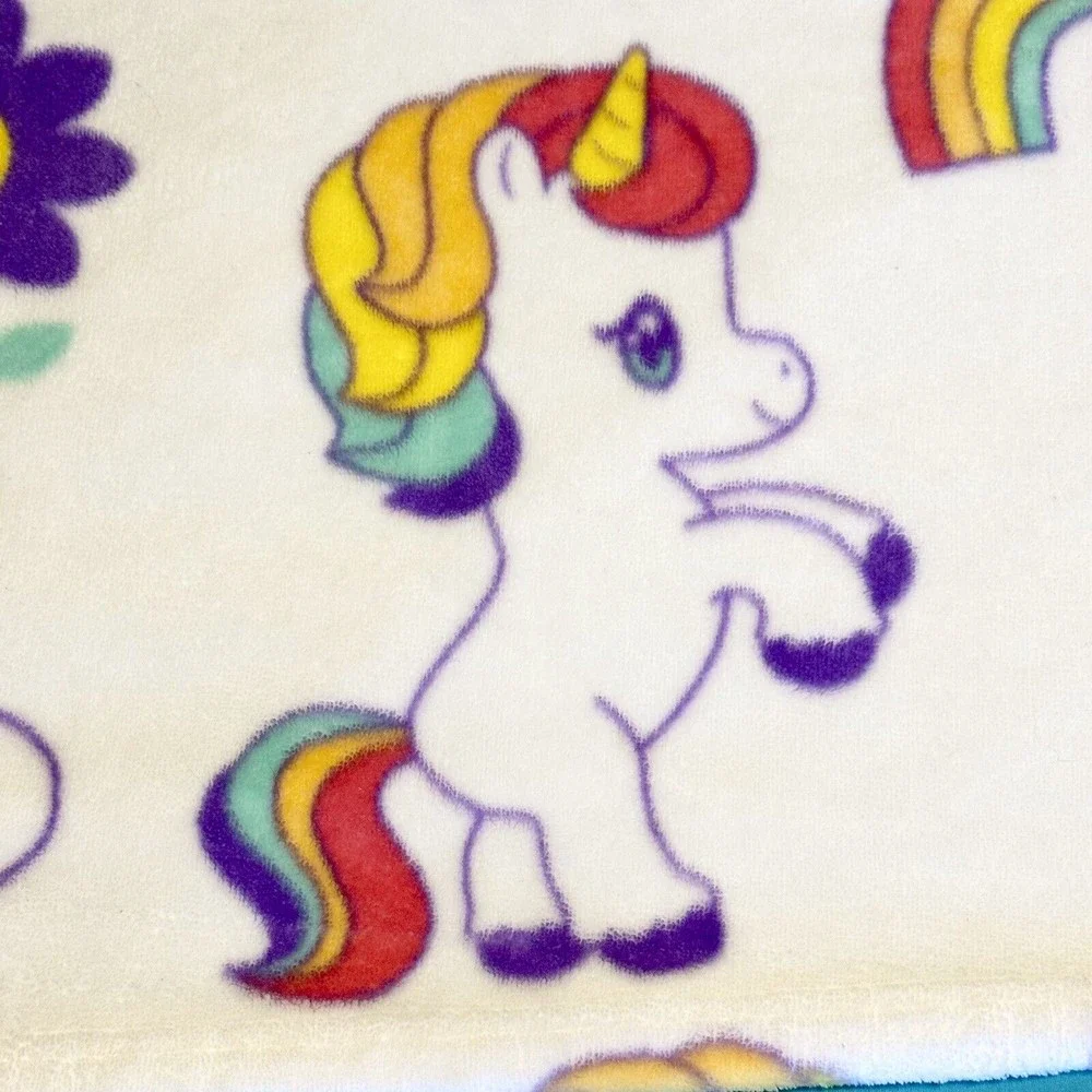 Unicorn, Rainbows & Lolly Pops Dream in Color Throw Blanket Very‎ Soft Bright